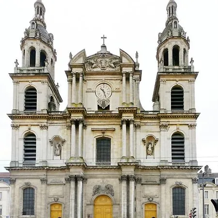 Cathedrale Apartment *